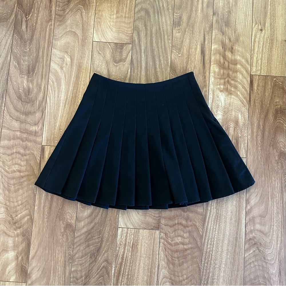 Brandy Melville pleated skirt